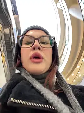 Snapshot of RinaCat chatting on 02/08/25, 05:18 RinaCat online show from 02/08/25, 05:18