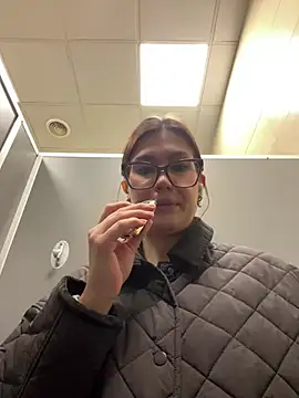 Snapshot of RinaCat chatting on 03/18/25, 08:25 RinaCat online show from 03/18/25, 08:25