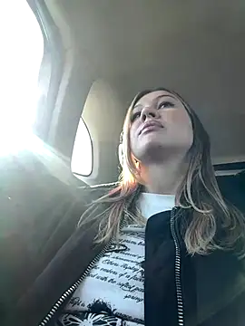 Snapshot of RinaCat chatting on 09/19/25, 05:20 RinaCat online show from 09/19/25, 05:20