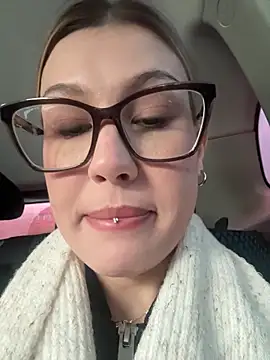 Snapshot of RinaCat chatting on 10/04/25, 05:27 RinaCat online show from 10/04/25, 05:27