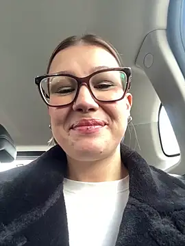 Snapshot of RinaCat chatting on 10/08/25, 05:05 RinaCat online show from 10/08/25, 05:05