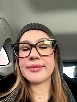 Snapshot of RinaCat chatting on 10/09/25, 05:27 RinaCat online show from 10/09/25, 05:27