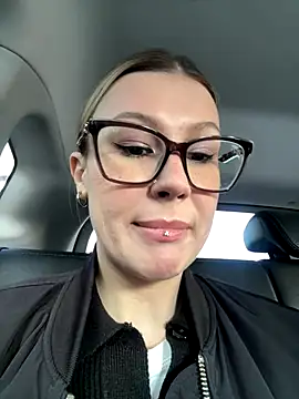 Snapshot of RinaCat chatting on 10/14/25, 05:30 RinaCat online show from 10/14/25, 05:30