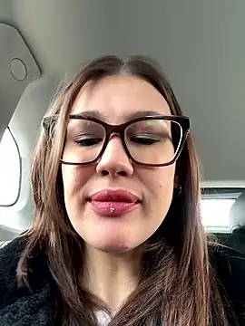 Snapshot of RinaCat chatting on 10/26/25, 05:24 RinaCat online show from 10/26/25, 05:24