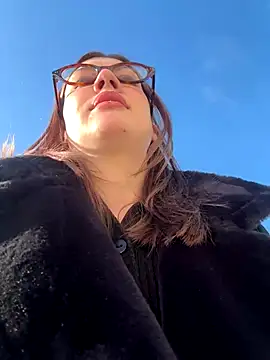 Snapshot of RinaCat chatting on 10/27/25, 05:33 RinaCat online show from 10/27/25, 05:33