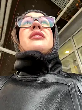 Snapshot of RinaCat chatting on 11/03/25, 05:31 RinaCat online show from 11/03/25, 05:31