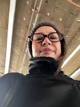 Snapshot of RinaCat chatting on 11/09/25, 05:28 RinaCat online show from 11/09/25, 05:28