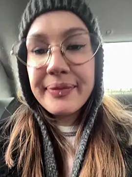 Snapshot of RinaCat chatting on 11/12/25, 08:15 RinaCat online show from 11/12/25, 08:15