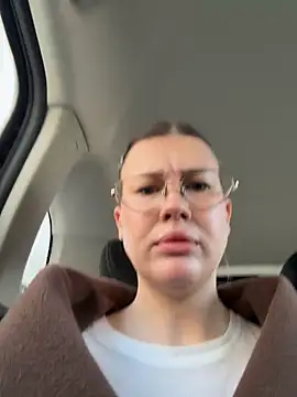 RinaCat online show from 03/31/26, 05:19