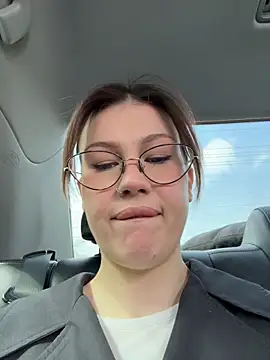 RinaCat online show from 04/14/26, 05:57