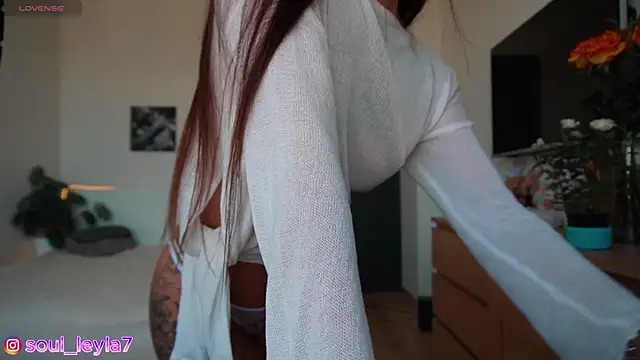 Snapshot of Sola_LI chatting on 09/11/25, 06:02 Sola LI online show from 09/11/25, 06:02