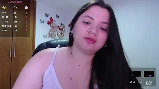 Snapshot of Sarahros1 chatting on 02/04/25, 04:59 Sarahros1 online show from 02/04/25, 04:59