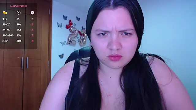 Snapshot of Sarahros1 chatting on 02/13/25, 12:35 Sarahros1 online show from 02/13/25, 12:35