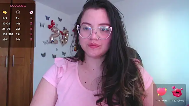 Snapshot of Sarahros1 chatting on 02/18/25, 10:58 Sarahros1 online show from 02/18/25, 10:58