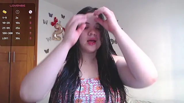 Snapshot of Sarahros1 chatting on 03/10/25, 10:55 Sarahros1 online show from 03/10/25, 10:55