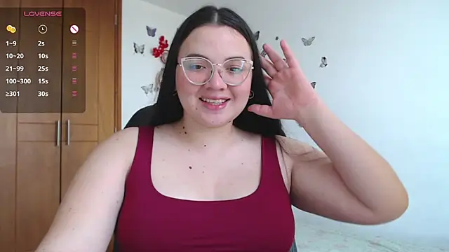 Snapshot of Sarahros1 chatting on 03/11/25, 03:56 Sarahros1 online show from 03/11/25, 03:56