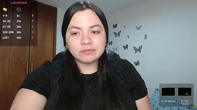 Snapshot of Sarahros1 chatting on 10/01/25, 03:23 Sarahros1 online show from 10/01/25, 03:23