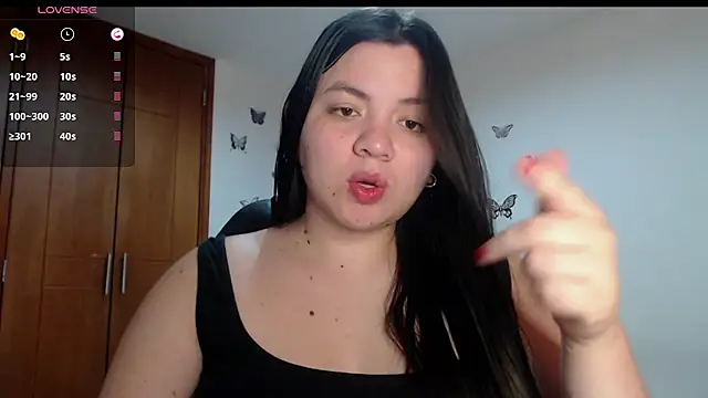 Snapshot of Sarahros1 chatting on 10/14/25, 03:40 Sarahros1 online show from 10/14/25, 03:40