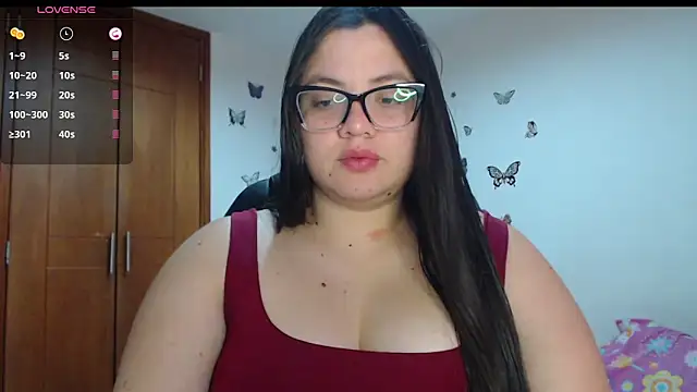 Snapshot of Sarahros1 chatting on 10/19/25, 10:54 Sarahros1 online show from 10/19/25, 10:54