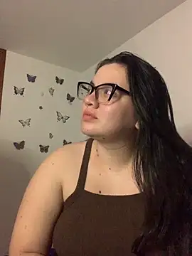 Snapshot of Sarahros1 chatting on 10/29/25, 05:31 Sarahros1 online show from 10/29/25, 05:31