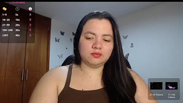 Snapshot of Sarahros1 chatting on 10/30/25, 03:30 Sarahros1 online show from 10/30/25, 03:30