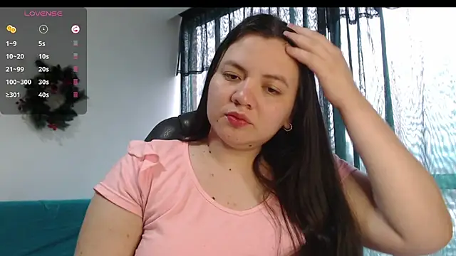 Snapshot of Sarahros1 chatting on 11/20/25, 10:09 Sarahros1 online show from 11/20/25, 10:09