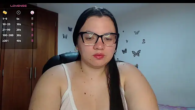 Snapshot of Sarahros1 chatting on 11/27/25, 04:14 Sarahros1 online show from 11/27/25, 04:14