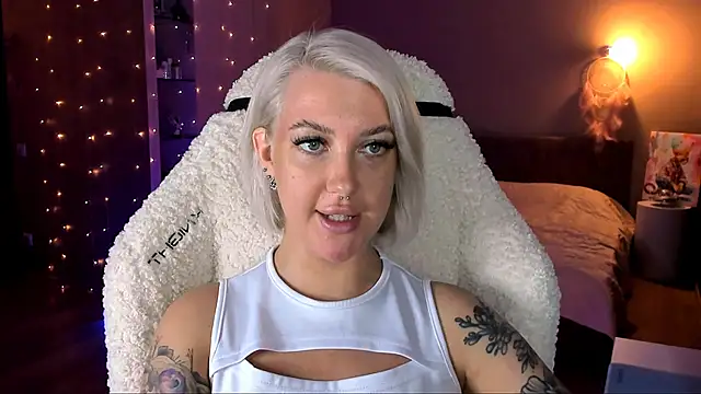 tykioty Miley online show from 01/28/25, 06:49