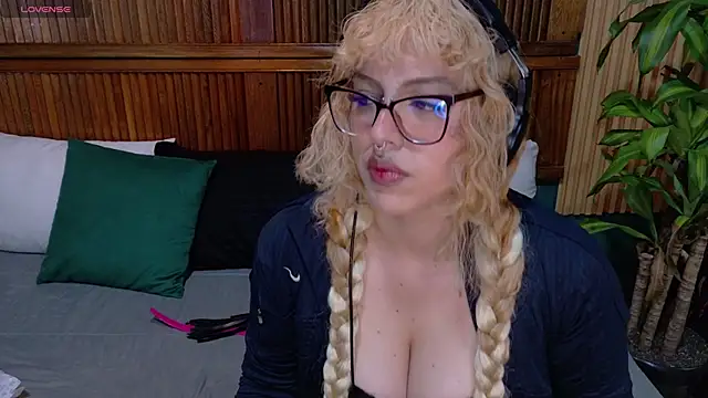 Eli666uwu online show from 10/14/25, 09:48