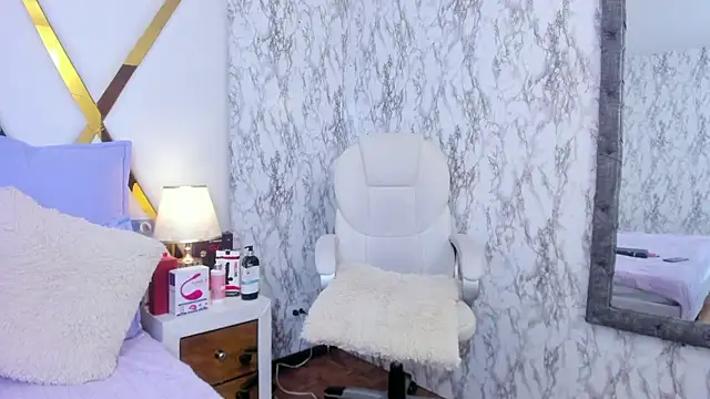 Snapshot of Athziry_ chatting on 12/02/24, 09:39 Athziry online show from 12/02/24, 09:39