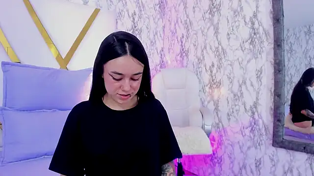 Snapshot of Athziry_ chatting on 12/17/24, 12:12 Athziry online show from 12/17/24, 12:12