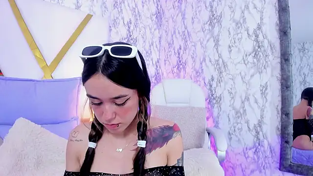 Snapshot of Athziry_ chatting on 01/08/25, 12:28 Athziry online show from 01/08/25, 12:28