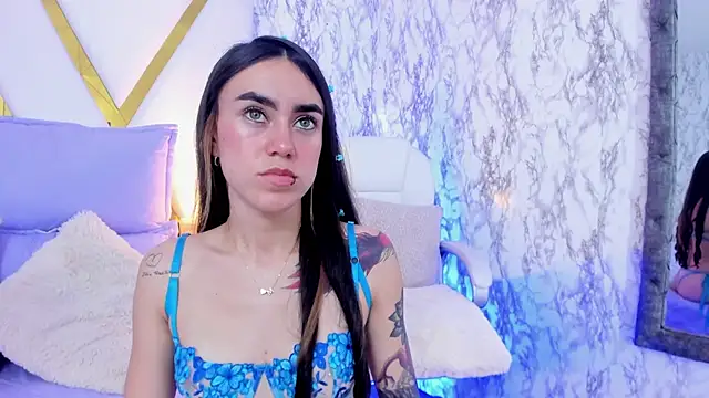 Snapshot of Athziry_ chatting on 01/10/25, 08:26 Athziry online show from 01/10/25, 08:26