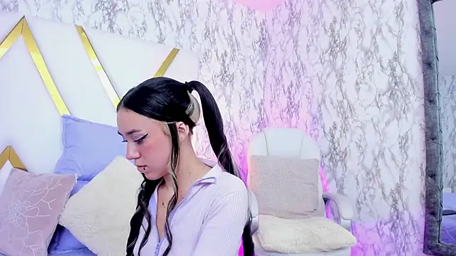 Snapshot of Athziry_ chatting on 02/05/25, 10:01 Athziry online show from 02/05/25, 10:01