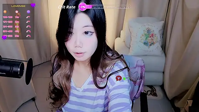 Snapshot of CryKuro_ chatting on 09/08/25, 03:00 CryKuro online show from 09/08/25, 03:00