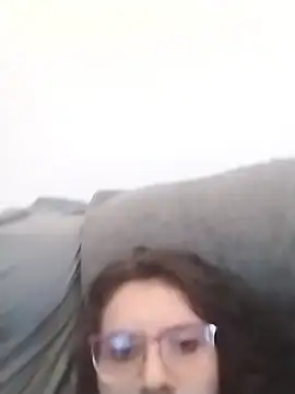 Snapshot of Donostipa chatting on 10/25/25, 04:13 Donostipa online show from 10/25/25, 04:13