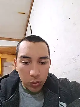 Snapshot of X_xtomas_x chatting on 11/23/25, 02:00 X xtomas x online show from 11/23/25, 02:00