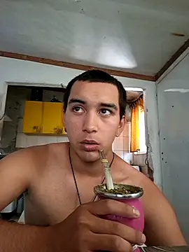 Snapshot of X_xtomas_x chatting on 12/18/25, 05:19 X xtomas x online show from 12/18/25, 05:19