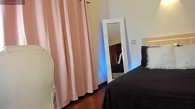 megan connor  online show from 03/28/26, 02:55