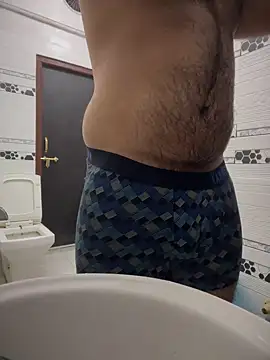 Snapshot of mrtoy121 chatting on 12/24/24, 09:50 mrtoy121 online show from 12/24/24, 09:50