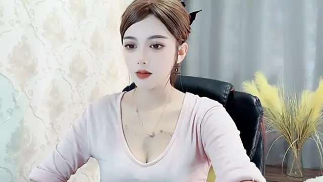 Snapshot of VIWVI chatting on 12/07/24, 05:37 VIWVI online show from 12/07/24, 05:37