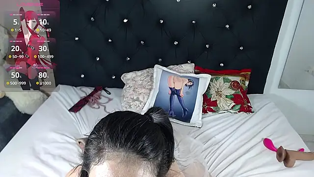 Snapshot of nikol_winick chatting on 11/25/25, 03:28 nikol winick online show from 11/25/25, 03:28