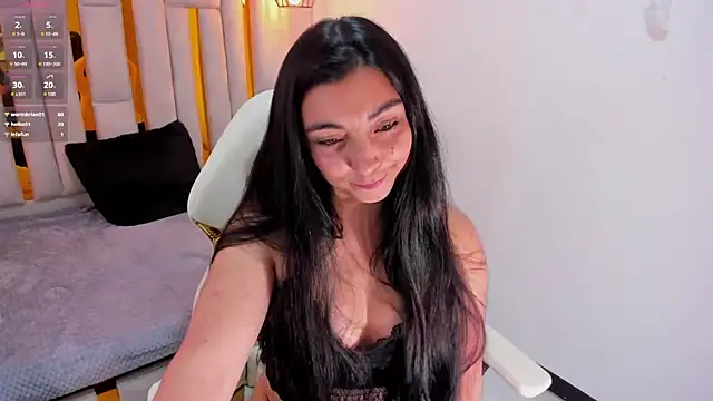 Karla hernandez  online show from 01/05/25, 05:20