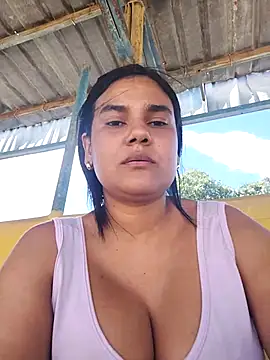 Snapshot of AntonellaShot chatting on 12/15/25, 06:12 AntonellaShot online show from 12/15/25, 06:12