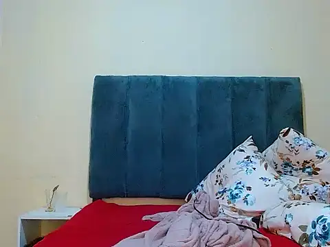 curvycloe1 online show from 11/28/25, 03:20