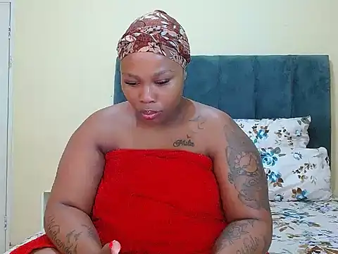 curvycloe1 online show from 04/21/26, 07:03