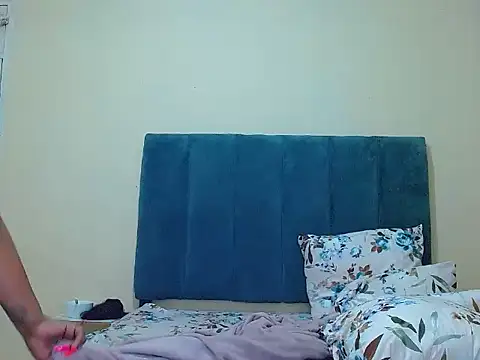 curvycloe1 online show from 04/26/26, 06:22
