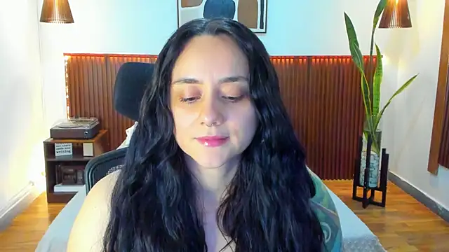 KatherineBond online show from 11/03/25, 07:59