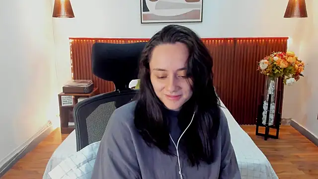 KatherineBond online show from 07/13/26, 04:21