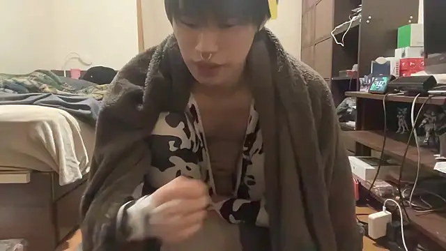 Snapshot of nihs1 chatting on 02/19/25, 04:33 nihs1 online show from 02/19/25, 04:33